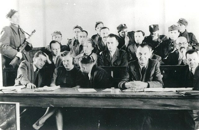 Zadośćuczynienie za represje stalinowskie – prawa i przepisy prawne